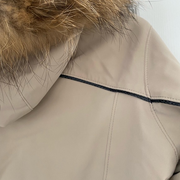 Descente Ski Jacket - Picture 6 of 16